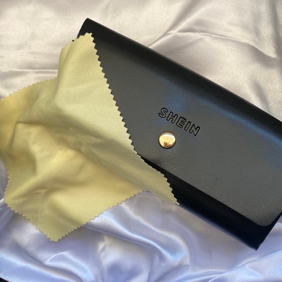 Anti-Blue light glasses (with no prescription) - Picture 4 of 4